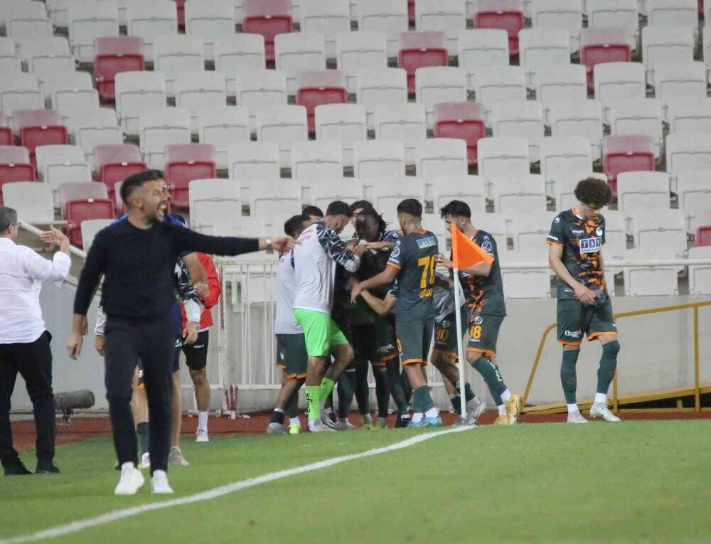 Spor Toto Süper Lig: D.G. Sivasspor: 1 - Alanyaspor: 1  (Maç sonucu)