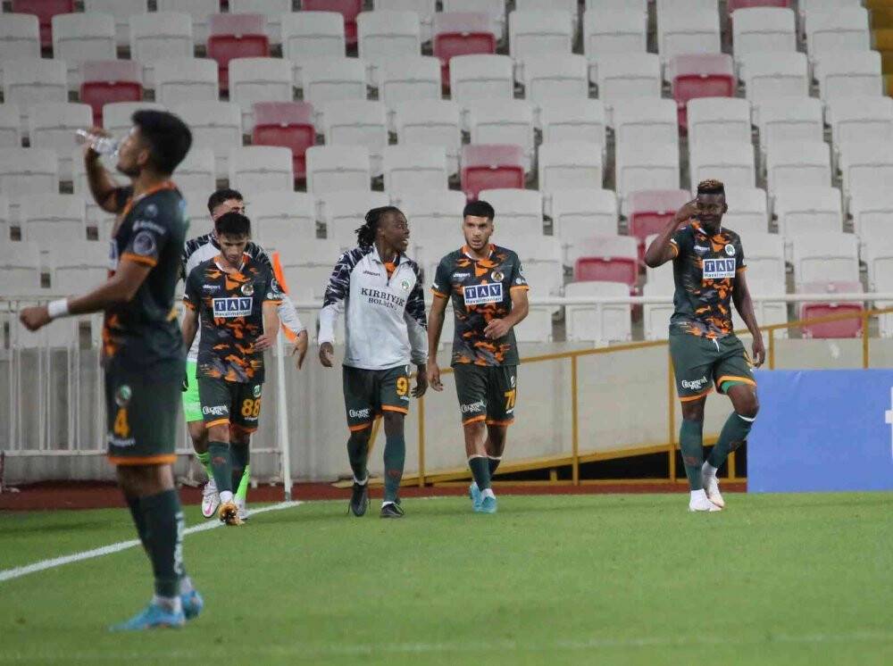 Spor Toto Süper Lig: D.G. Sivasspor: 1 - Alanyaspor: 1  (Maç sonucu)