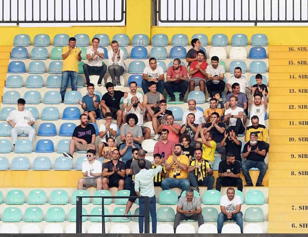 Spor Toto Süper Lig: İstanbulspor: 0 - Konyaspor: 2 (İlk yarı)