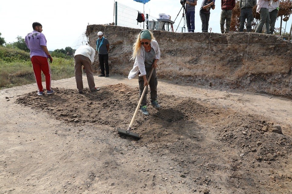 11 bin eser çıkarılan İkiztepe Höyüğü’nde kazılar devam ediyor