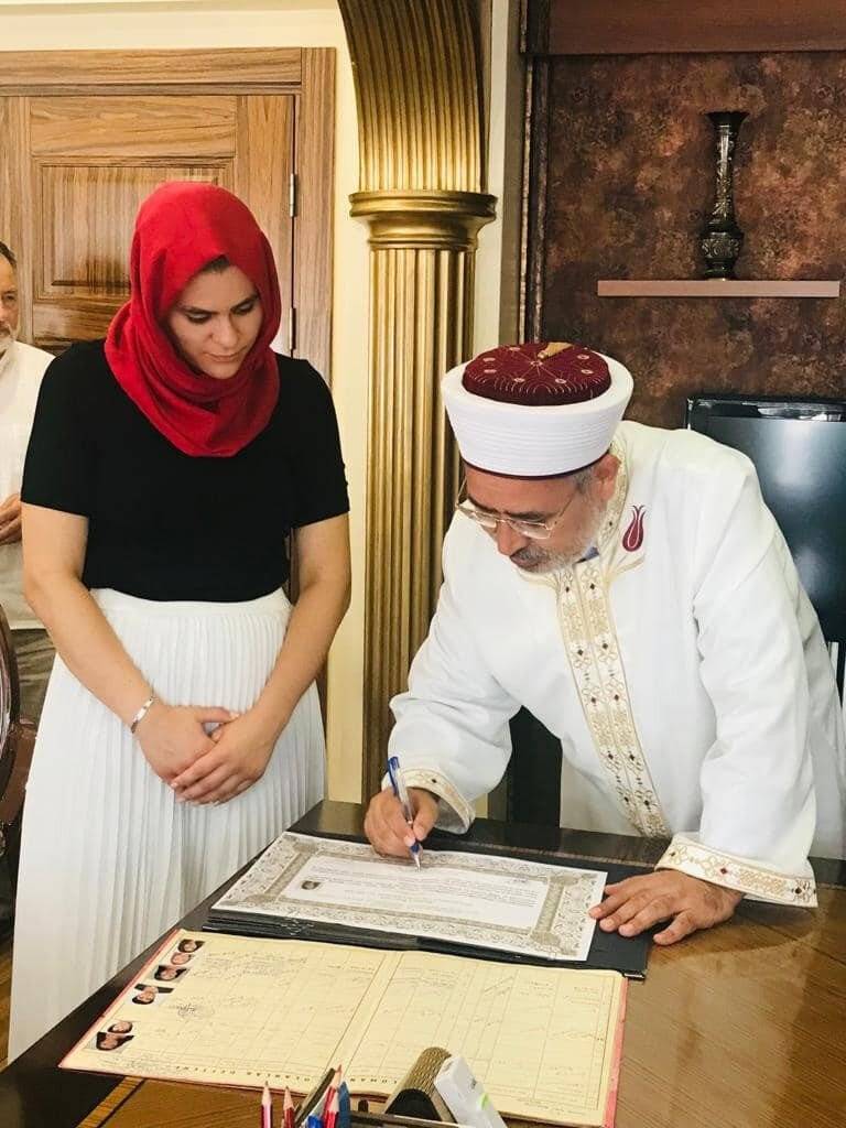 Yunan vatandaş Kelime-i Şehadet getirerek Müslüman oldu