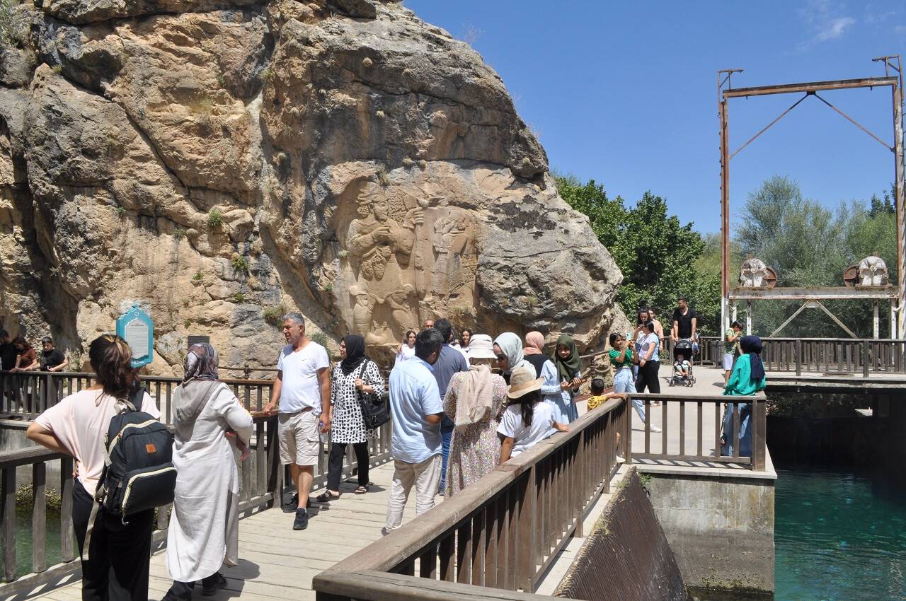 aa-20220824-28716702-28716688-ivriz-yaz-boyunca-300-bin-ziyaretci-agirladi.jpg