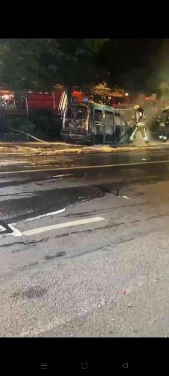 Fatih’te korkutan kaza: Araçlar alev alev yandı