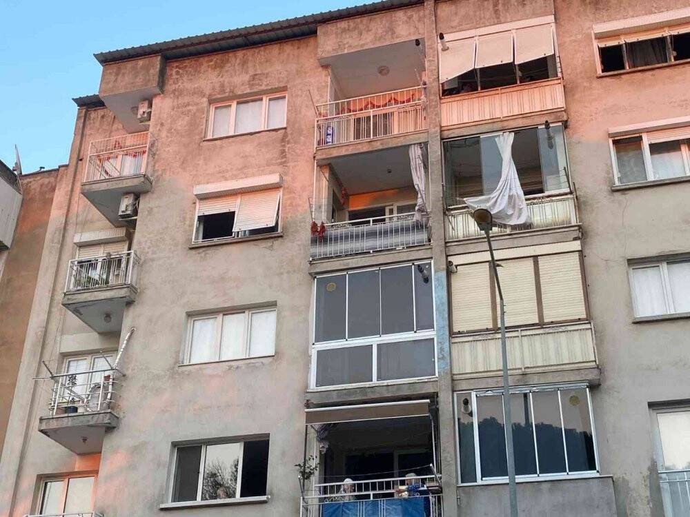 İzmir’de haber alınamayan yaşlı kadın evinde ölü bulundu