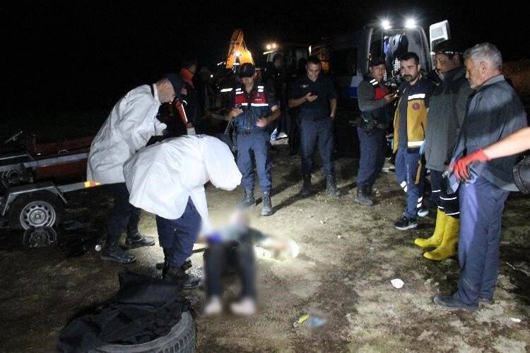 Karaman’da baraja düşen hafif ticari araçtan acı haber: Sürücünün cesedi 7 saatlik çalışmanın ardından çıkarıldı