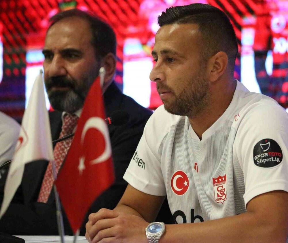 Sivasspor’da toplu imza töreni
