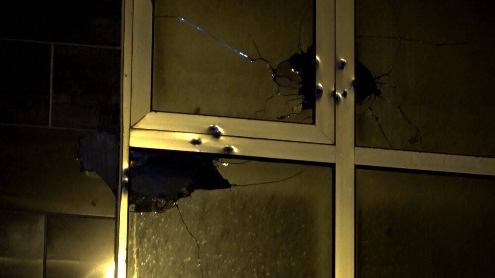 Ticaret Borsası kurşunlandı