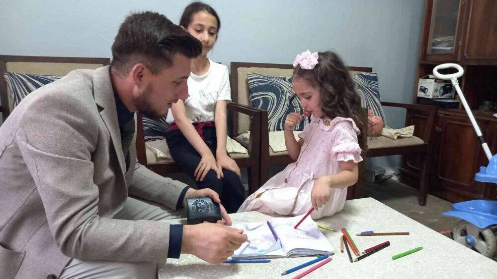 Ablasına kola aldırma bahanesiyle 3 buçuuk yaşındaki kızı kaçırarak 300 bin lira fidye istediler