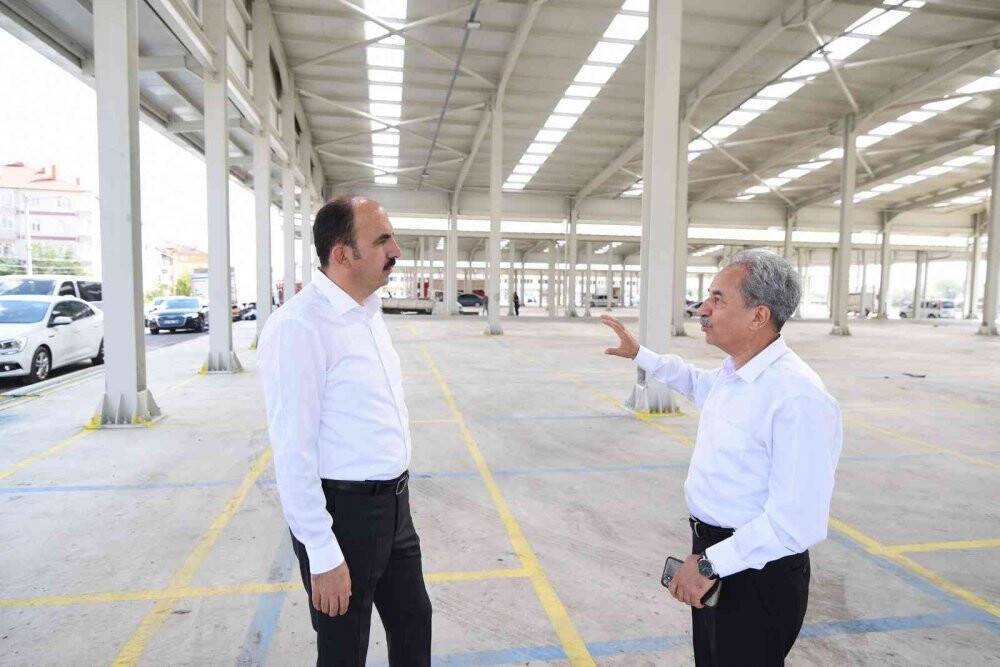 Başkan Altay: "Yaptığımız çalışmalarla altyapıyı tamamlarken ilçelerimize görsel bir güzellik de kazandırıyoruz"