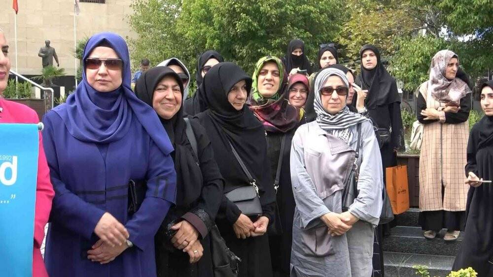 Bursalı imam hatiplilerden Gülşen’e suç duyurusu