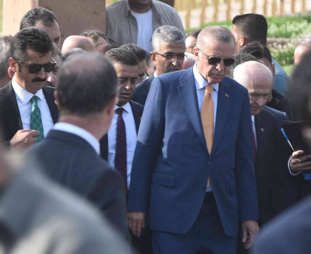 Cumhurbaşkanı Erdoğan’dan Selçuklu Mezarlığı ziyareti