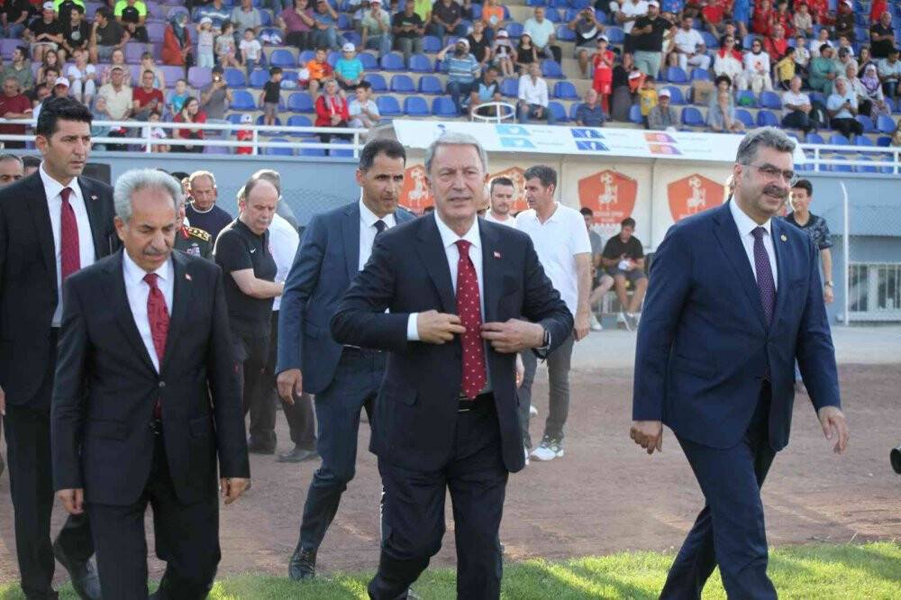 Düşman istihbaratlarını yanıltmak için 100 yıl önce oynanan maçın temsili oynandı