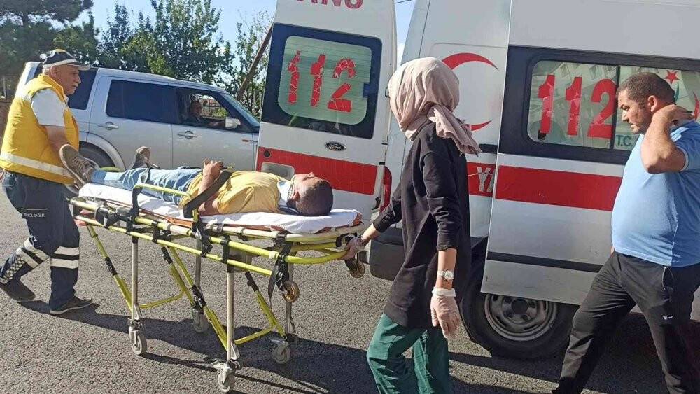 Hafif ticari aracın çarptığı yaya yaralandı