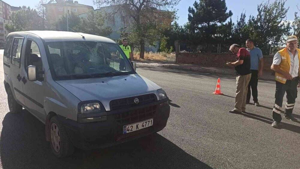 Hafif ticari aracın çarptığı yaya yaralandı