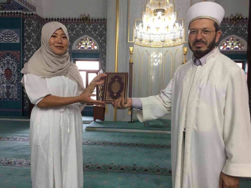 Japon kadın Müslüman oldu