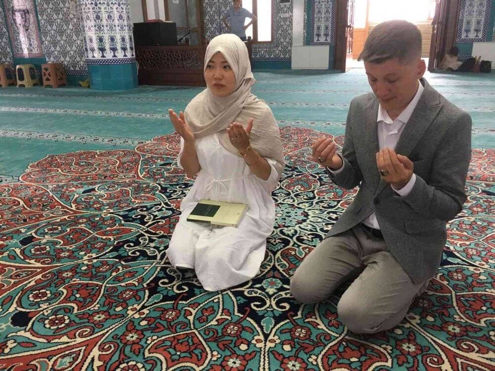 Japon kadın Müslüman oldu