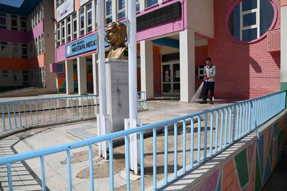 Selçuklu’da okullarda temizlik seferberliği başladı