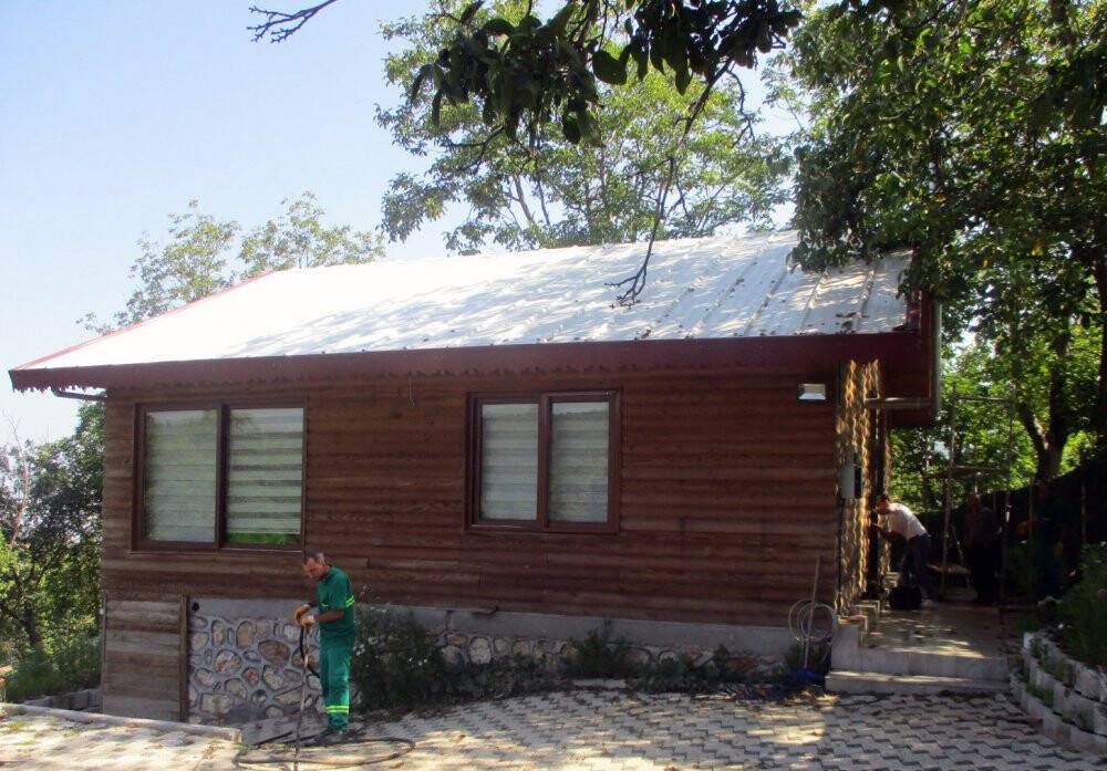 Uludağ eteklerinde kaçak yapı yıkıldı