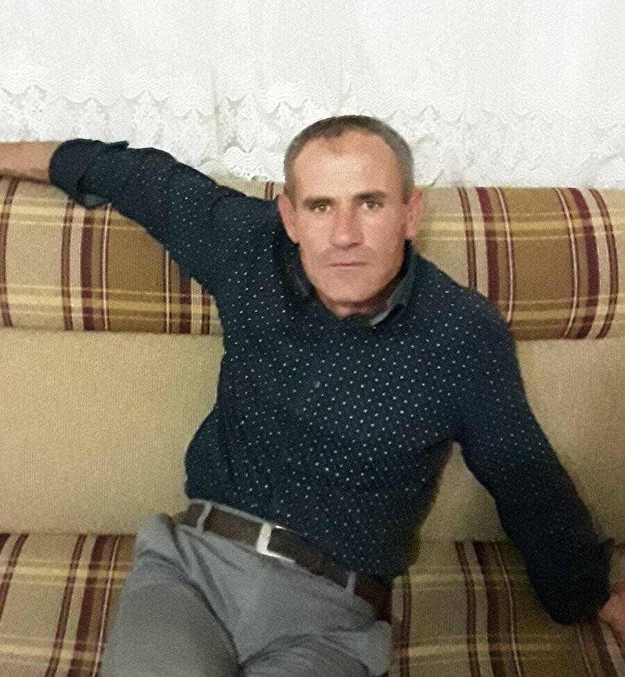 Yüzüne saplanan bıçakla hastaneye kaldırıldı