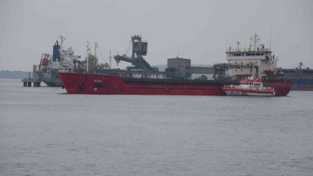 Çanakkale Boğazı’nda karaya oturan gemiyi kurtarma çalışmaları başladı