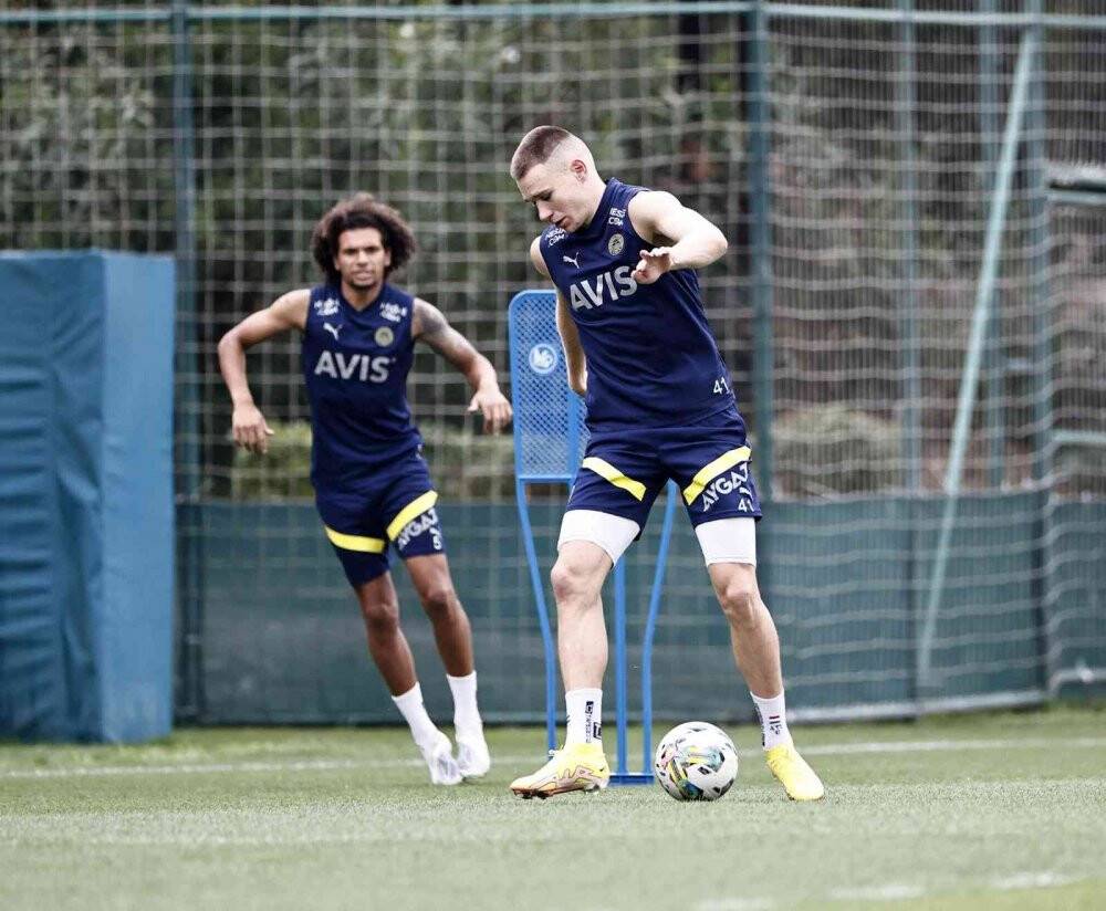 Fenerbahçe, Konyaspor maçı hazırlıklarına başladı