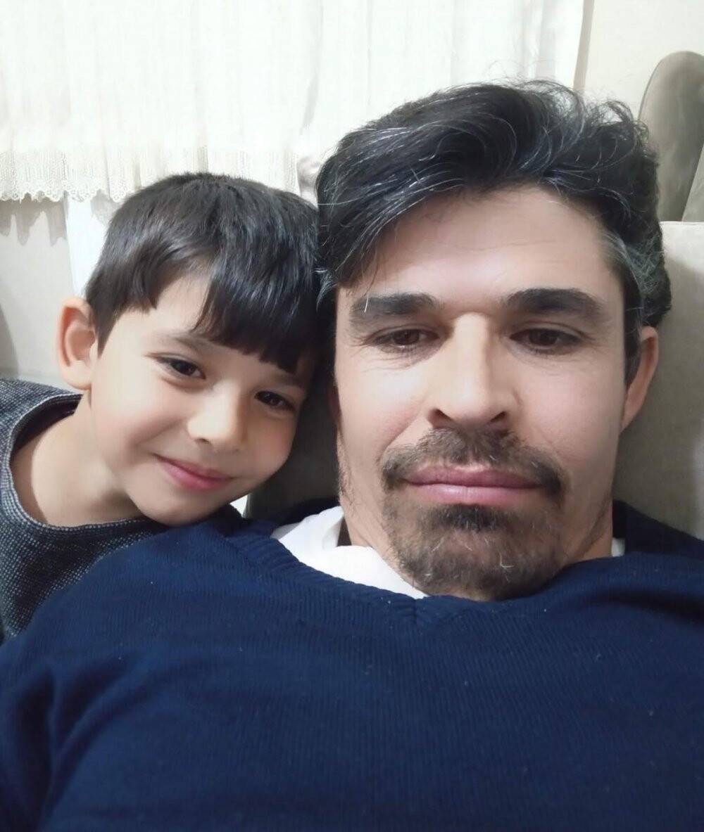 Sokak köpeklerinin saldırısına uğrayan çocuk yoğun bakımda