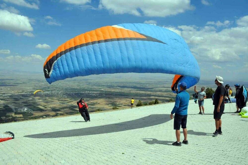 9. Akşehir XC Open Türkiye Yamaç Paraşütü Mesafe Şampiyonası ve Eğitim Yarışması başladı