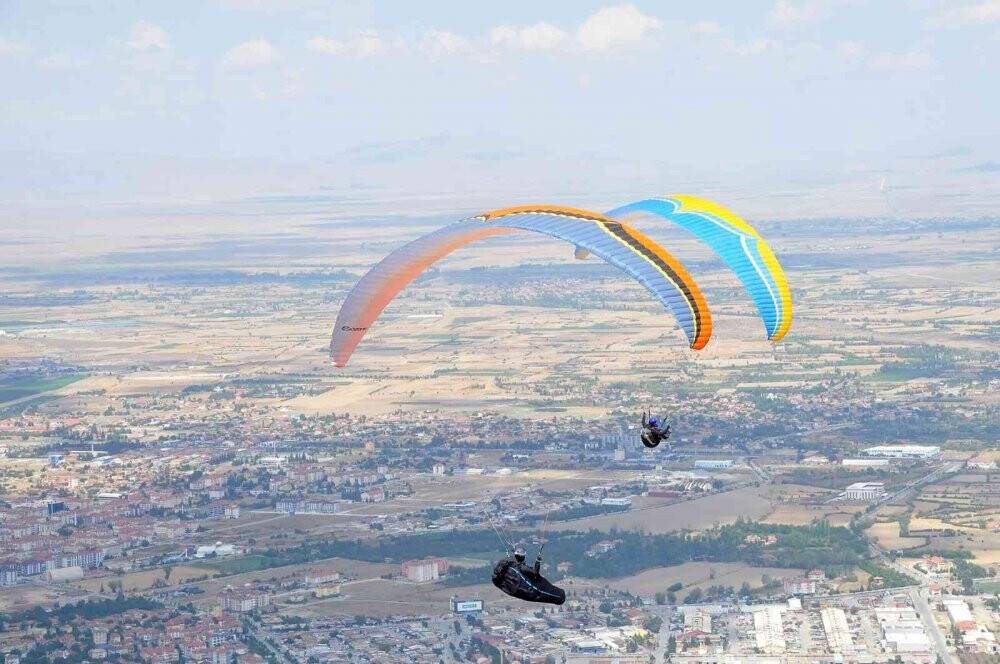 9. Akşehir XC Open Türkiye Yamaç Paraşütü Mesafe Şampiyonası ve Eğitim Yarışması başladı