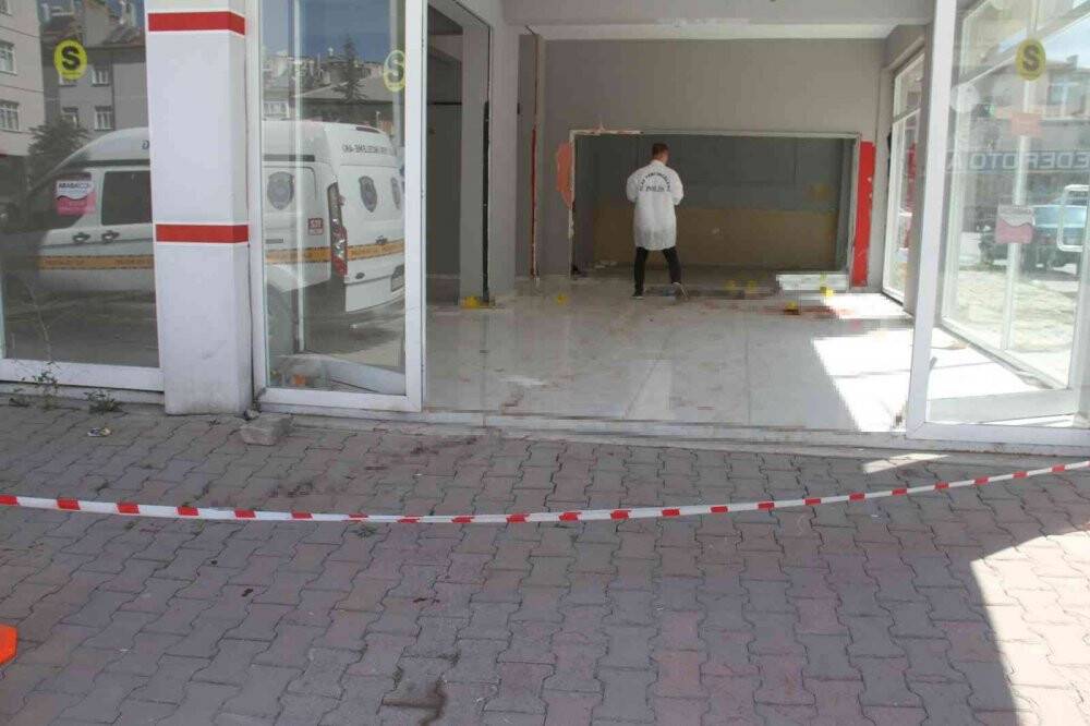 Fırının yakınında kiralık dükkan bakan fırıncıya kurşun yağdırdı