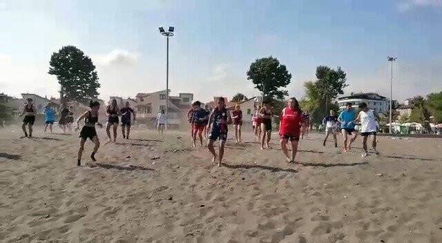 Kadın futbolcular 2. lige dolu dizgin hazırlanıyor