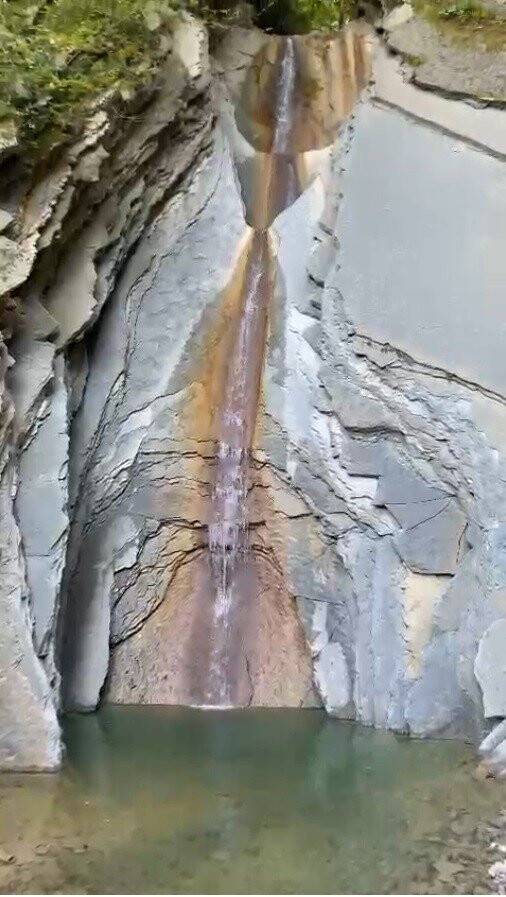 Orman yolu açıldı, şelaleler gün yüzüne çıktı