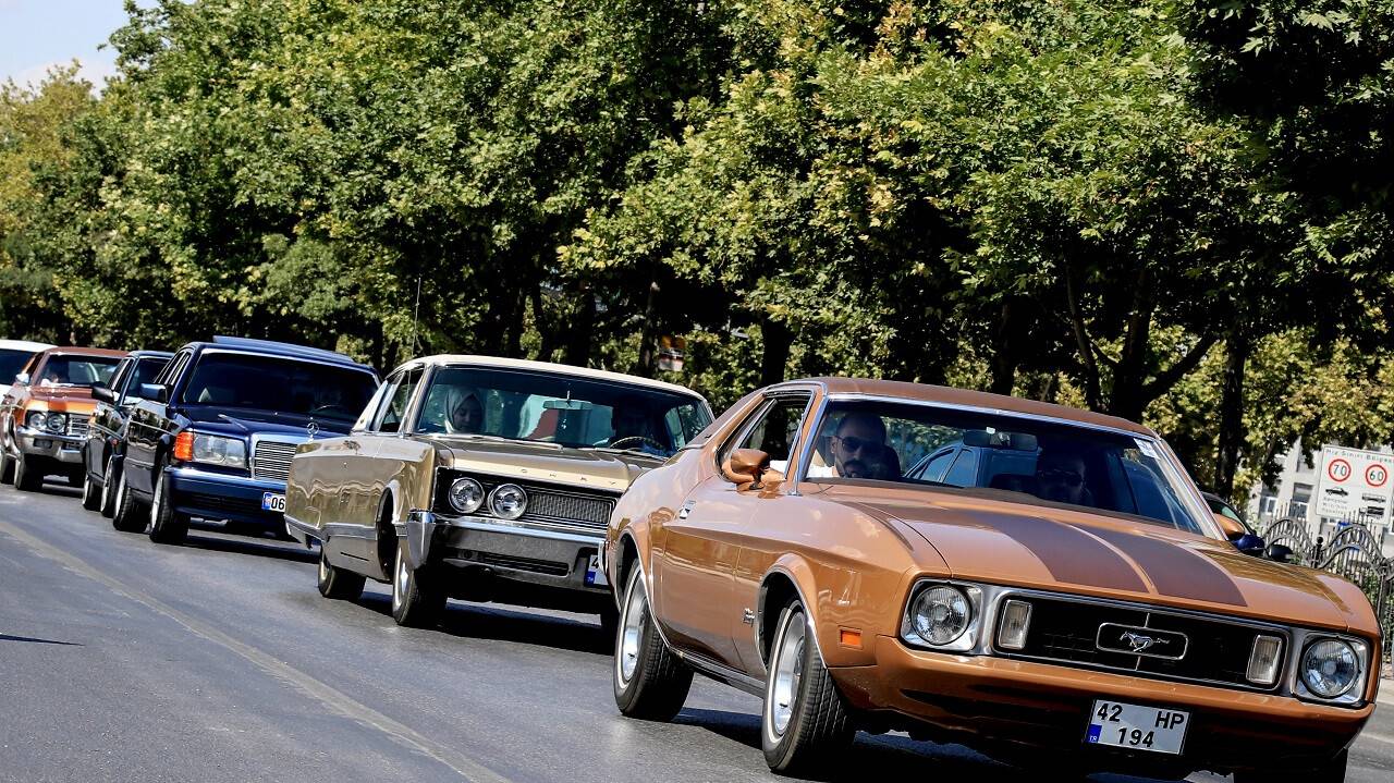 aa-20220828-28749817-28749810-konyada-klasik-otomobil-tutkunlarindan-30-agustosa-ozel-konvoy.jpg