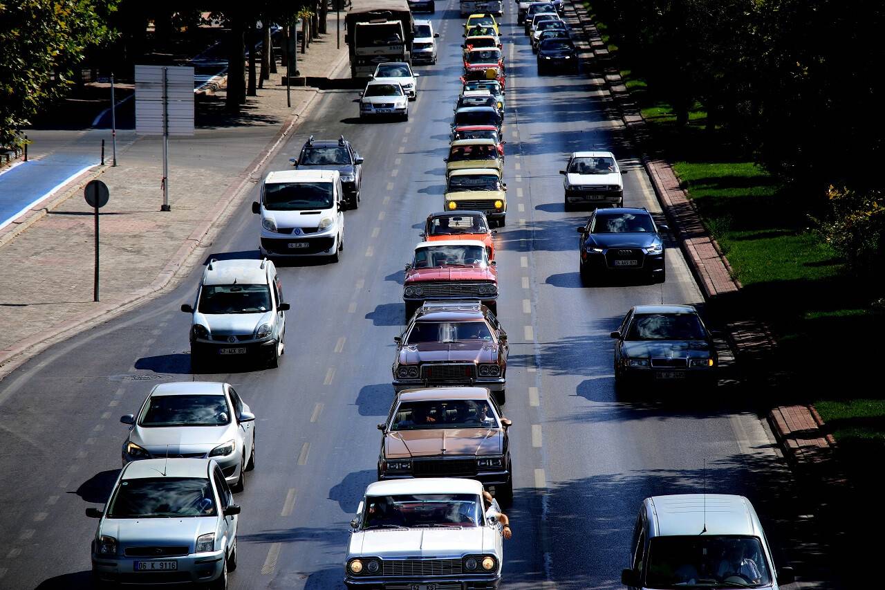 aa-20220828-28749817-28749814-konyada-klasik-otomobil-tutkunlarindan-30-agustosa-ozel-konvoy.jpg