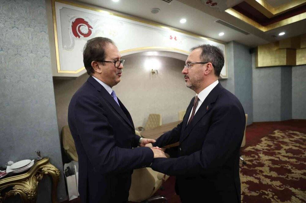 Bakan Kasapoğlu yoğun spor diplomasi trafiğini sürdürdü