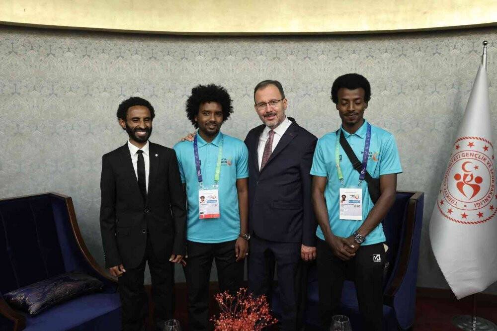 Bakan Kasapoğlu yoğun spor diplomasi trafiğini sürdürdü