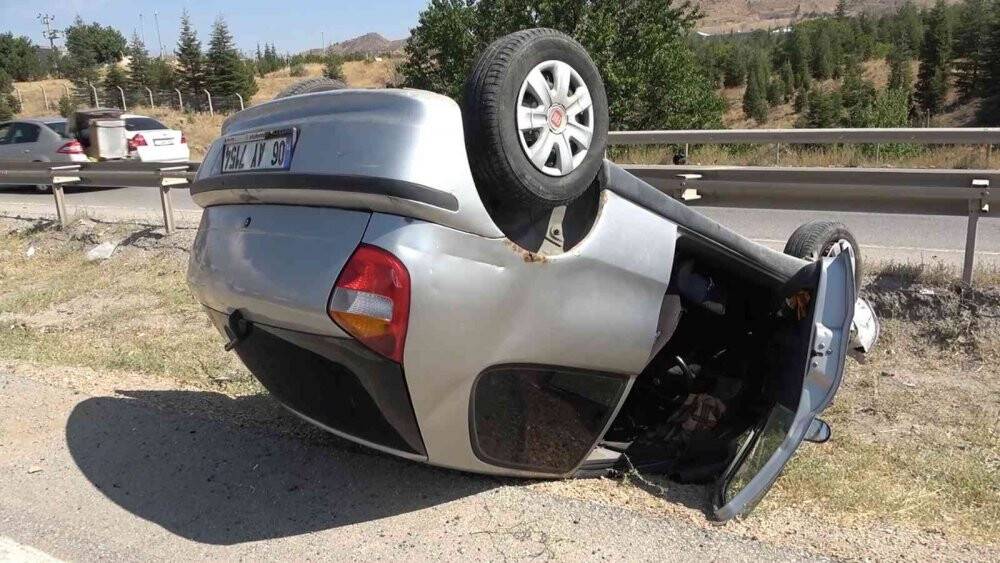 Düğüne giderken kaza yaptılar: Aynı aileden 3 kişi yaralandı