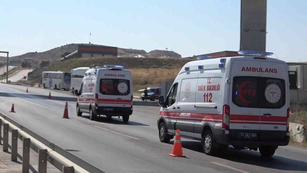 Düğüne giderken kaza yaptılar: Aynı aileden 3 kişi yaralandı