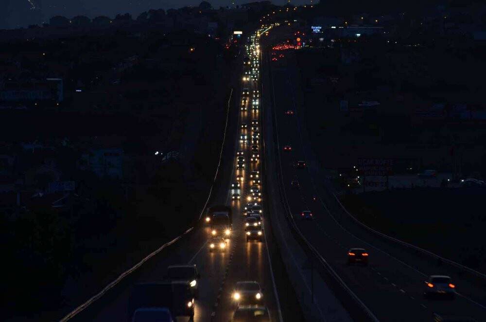 İstanbul’a dönüş çilesi: Tekirdağ yollarında yoğunluk var
