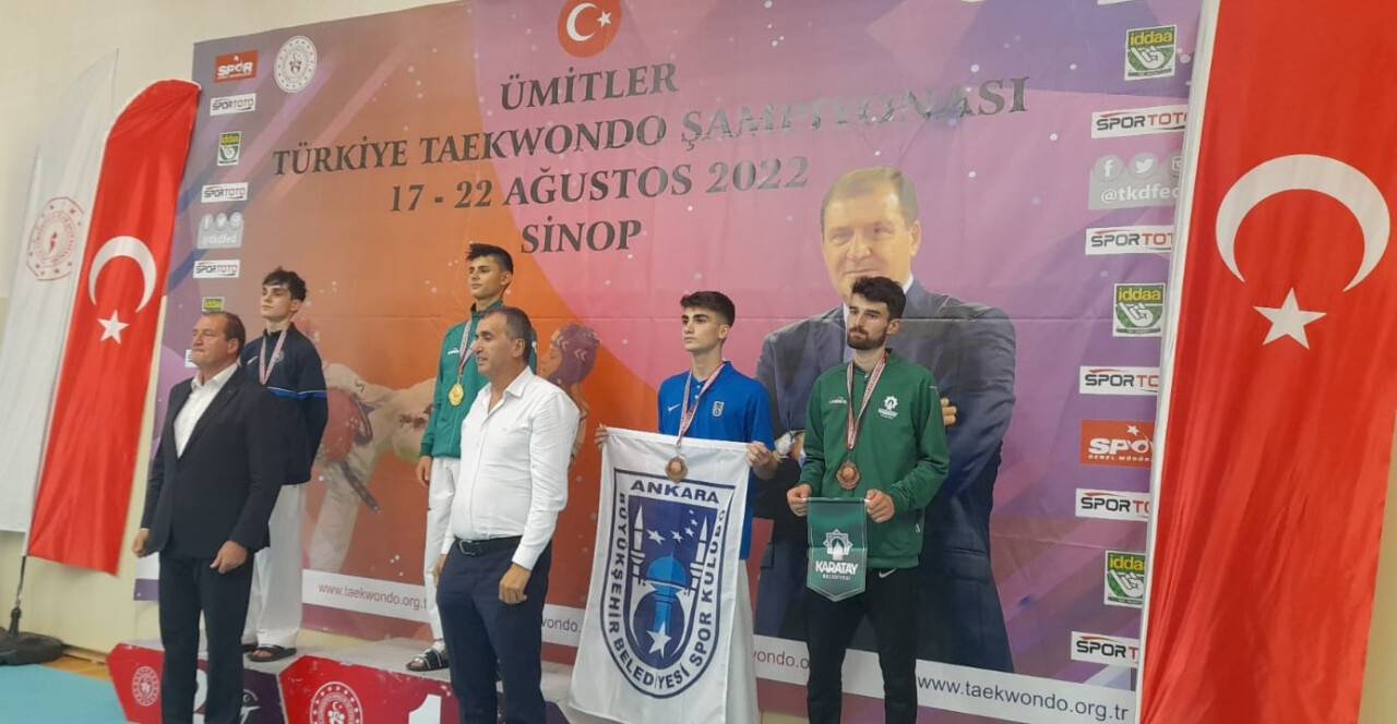 karatayli-taekwondocu-turkiye-3uncusu-oldu-4.jpg