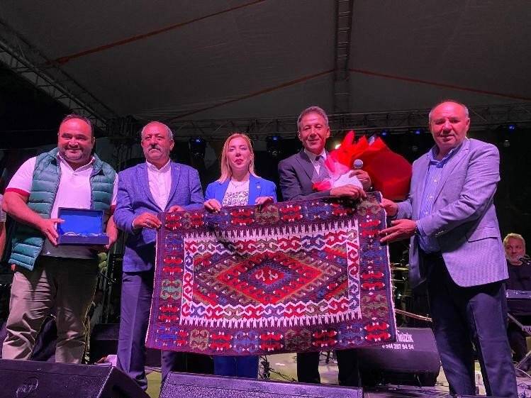 Mustafa Yıldızdoğan, AK Parti Muğla Milletvekili Gökcan’ı övdü