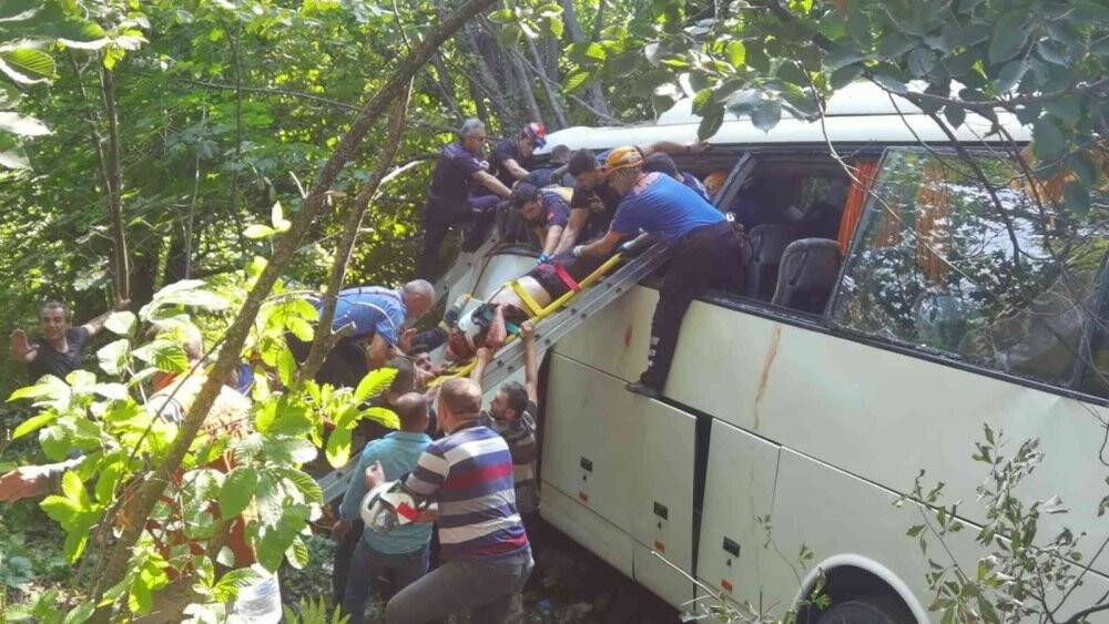 Tur otobüsü kazasında ölü sayısı 5 oldu