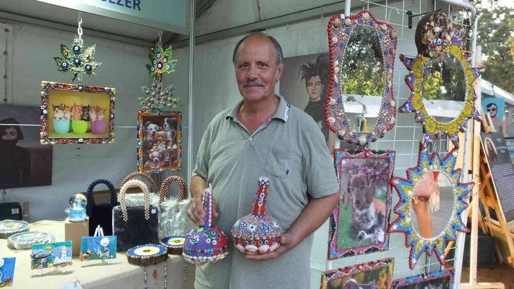 Burhaniye’de deniz kabukları emeklinin gelir kapısı oldu