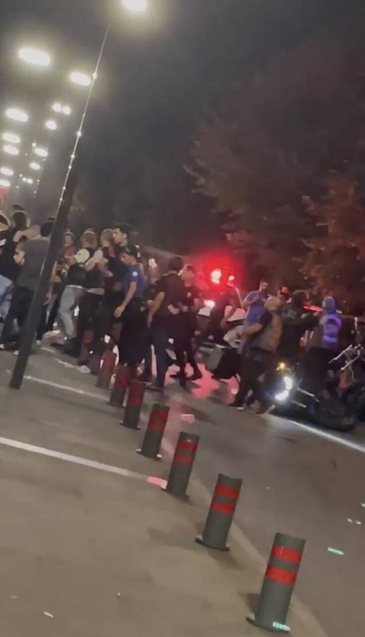 İstanbul’da polise saldıran gruba biber gazlı müdahale kamerada: 3 polis yaralı, 6 gözaltı