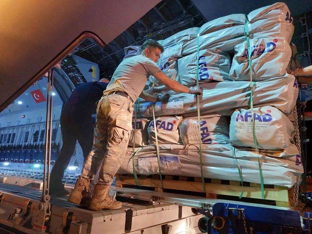 MSB: “İnsani yardım malzemelerini taşıyan TSK’ya ait iki uçağımız daha Ankara Etimesgut Havaalanı’ndan hareket etti”