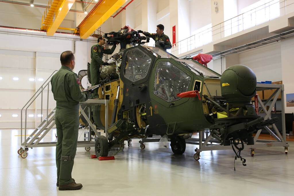aa-20220830-28762281-28762257-sanli-ordunun-milli-gururu-atak-helikopteri.jpg