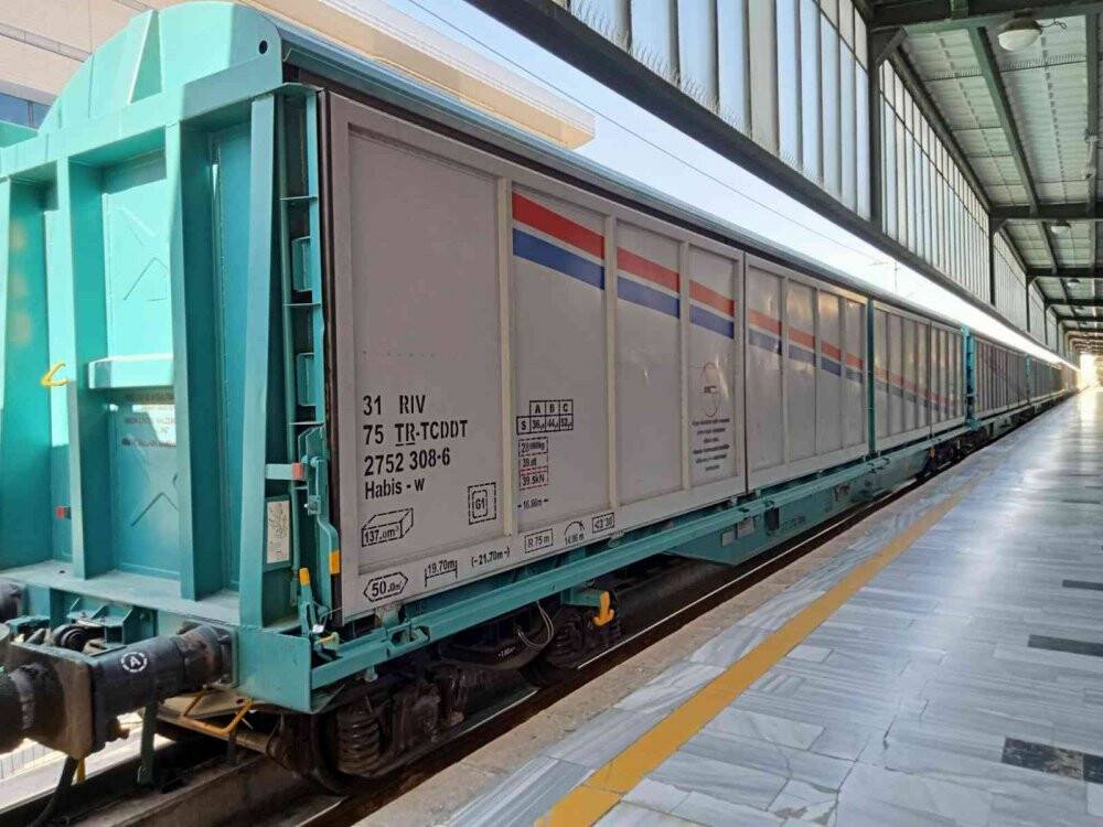 İçerisinde 500 ton yaşam malzemelerinin olduğu ’İnsani Yardım Treni’ Pakistan’a doğru yola çıktı