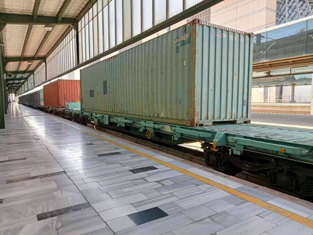 İçerisinde 500 ton yaşam malzemelerinin olduğu ’İnsani Yardım Treni’ Pakistan’a doğru yola çıktı