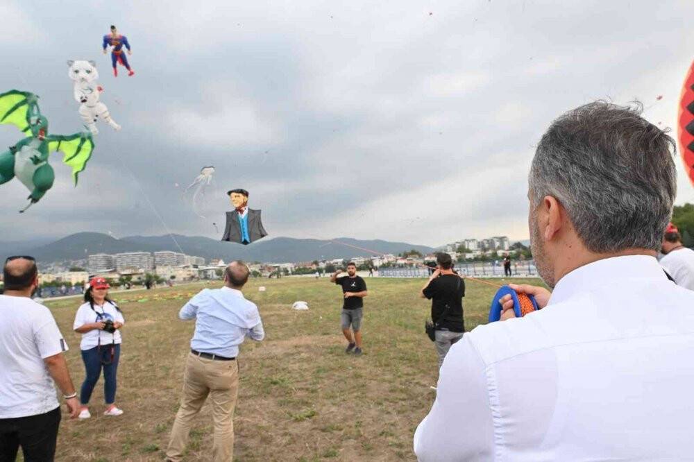 Zafer coşkusu göklere yansıdı