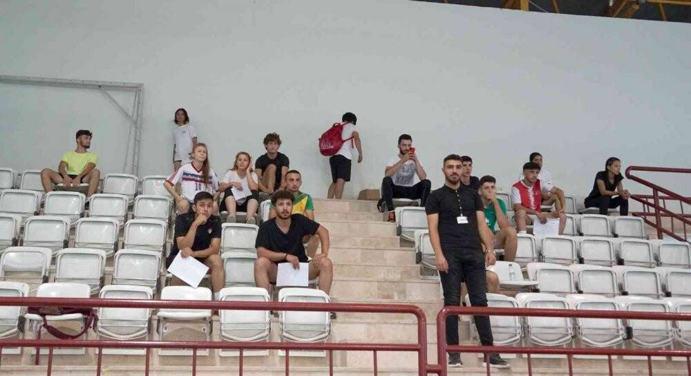 220 kişilik kontenjana girebilmek için kıyasıya yarıştılar