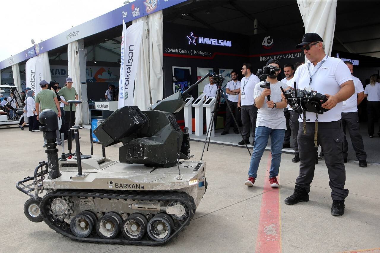 aa-20220831-28776960-28776958-dijital-birliklerin-robot-askeri-barkan-2023te-askeri-birliklere-verilecek.jpg